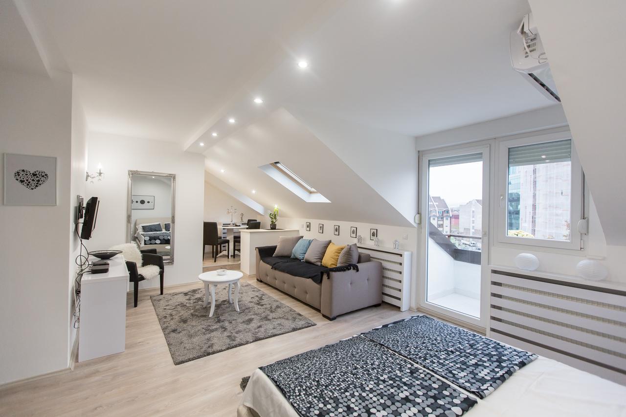 Stan Na Dan Angel Apartment โนวีซาด ภายนอก รูปภาพ
