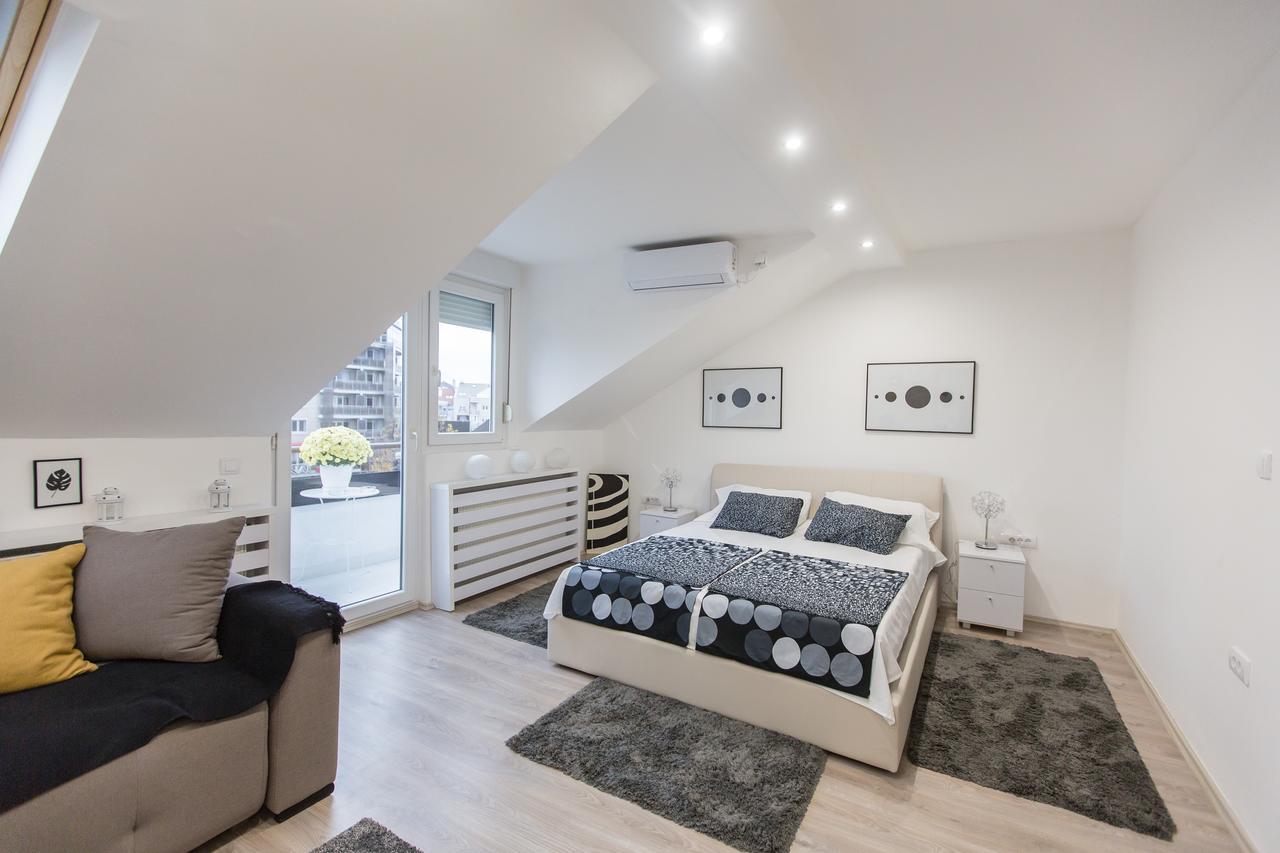 Stan Na Dan Angel Apartment โนวีซาด ภายนอก รูปภาพ